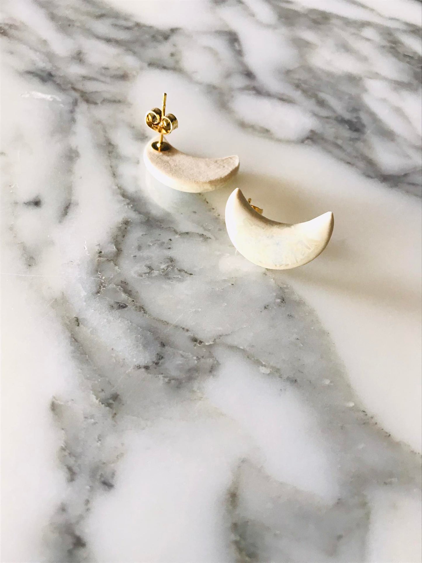 Moon earrings, écume de mer