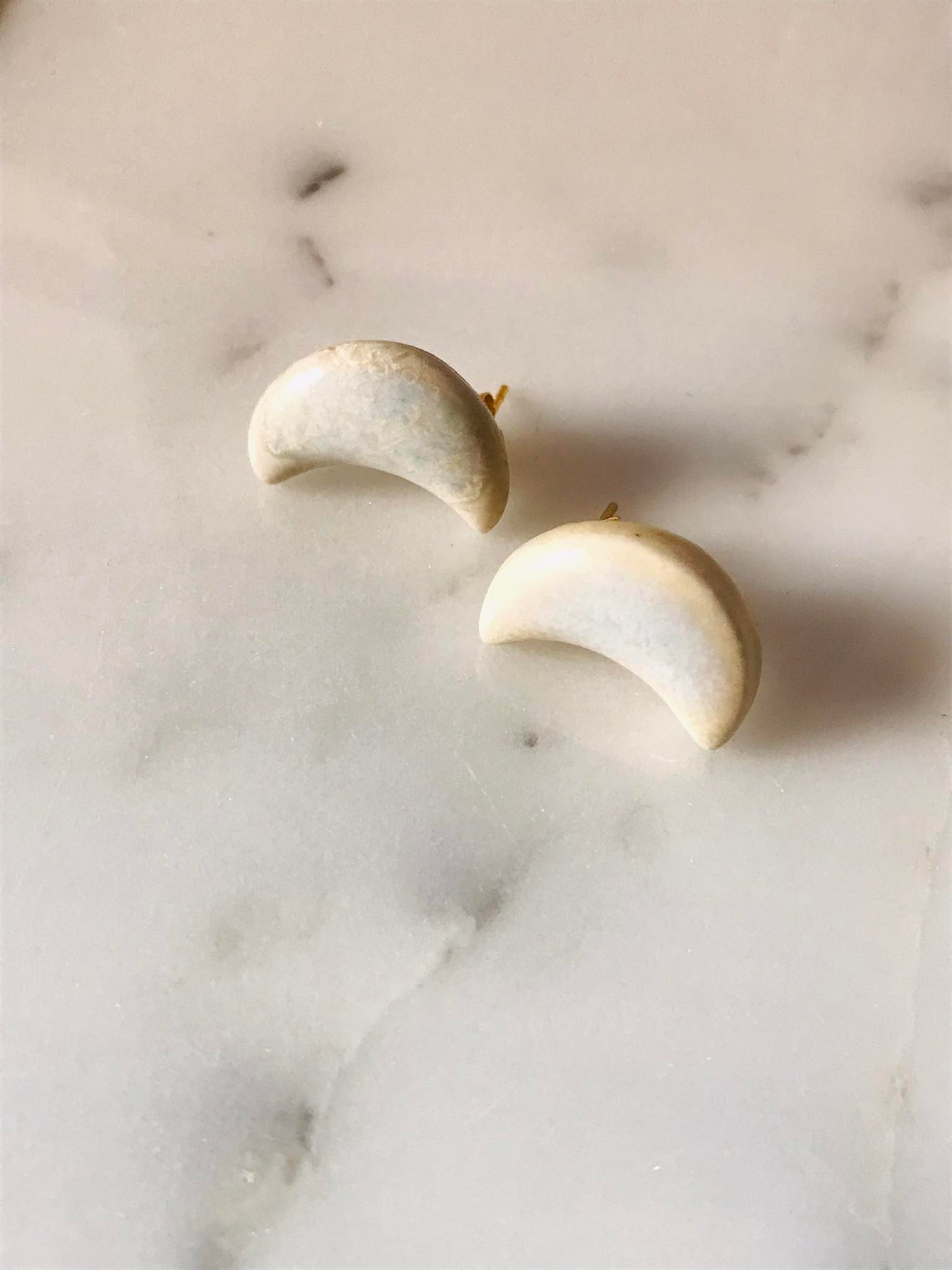 Moon earrings, écume de mer