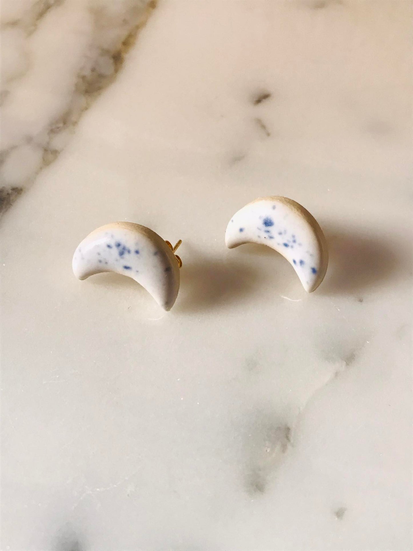 Moon earrings, Bord de mer