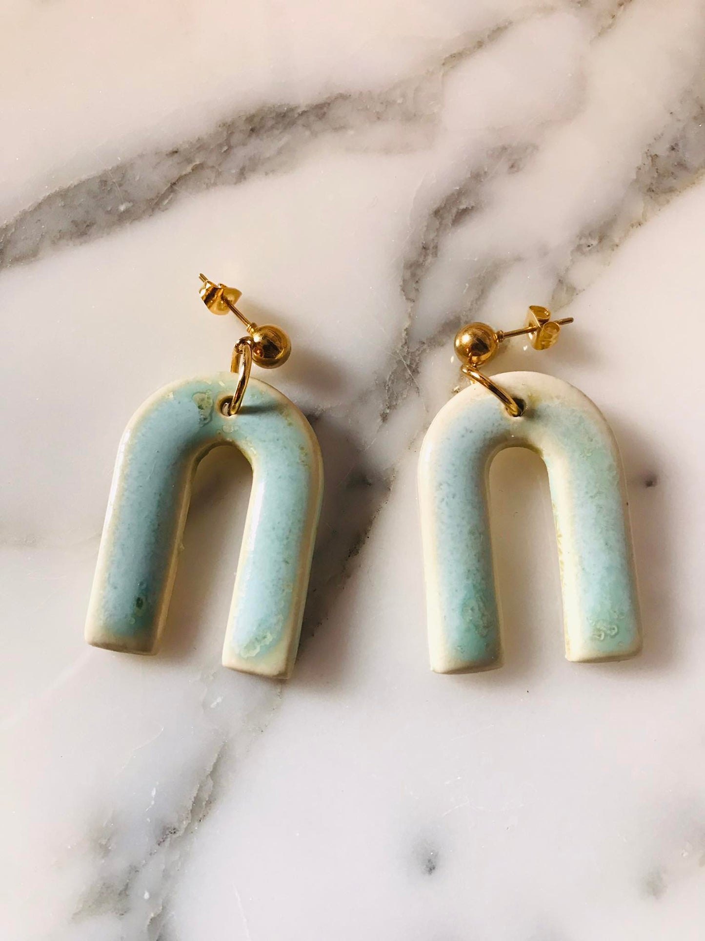 Arch gold earrings, Lagon vert écumeux