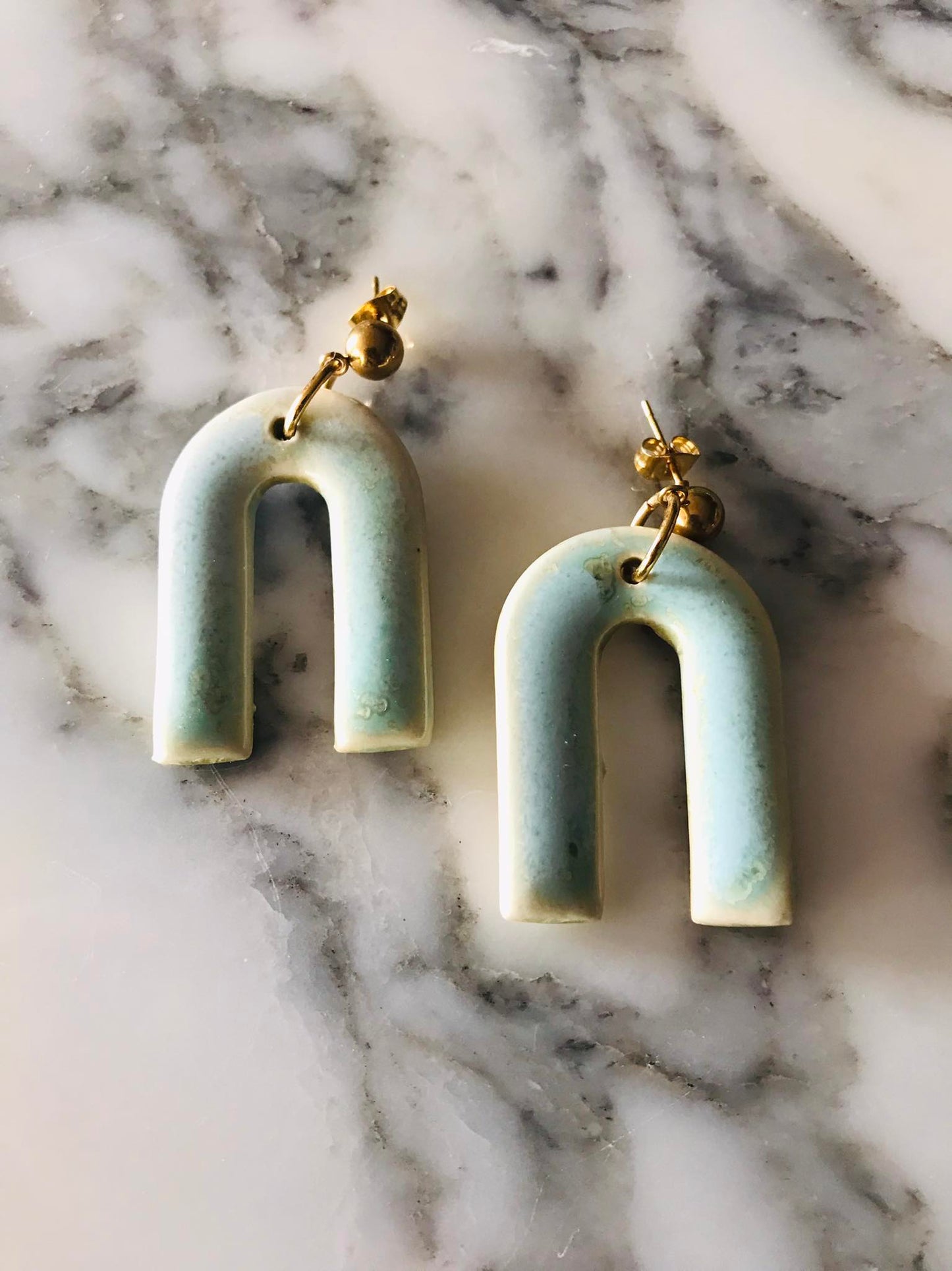 Arch gold earrings, Lagon vert écumeux