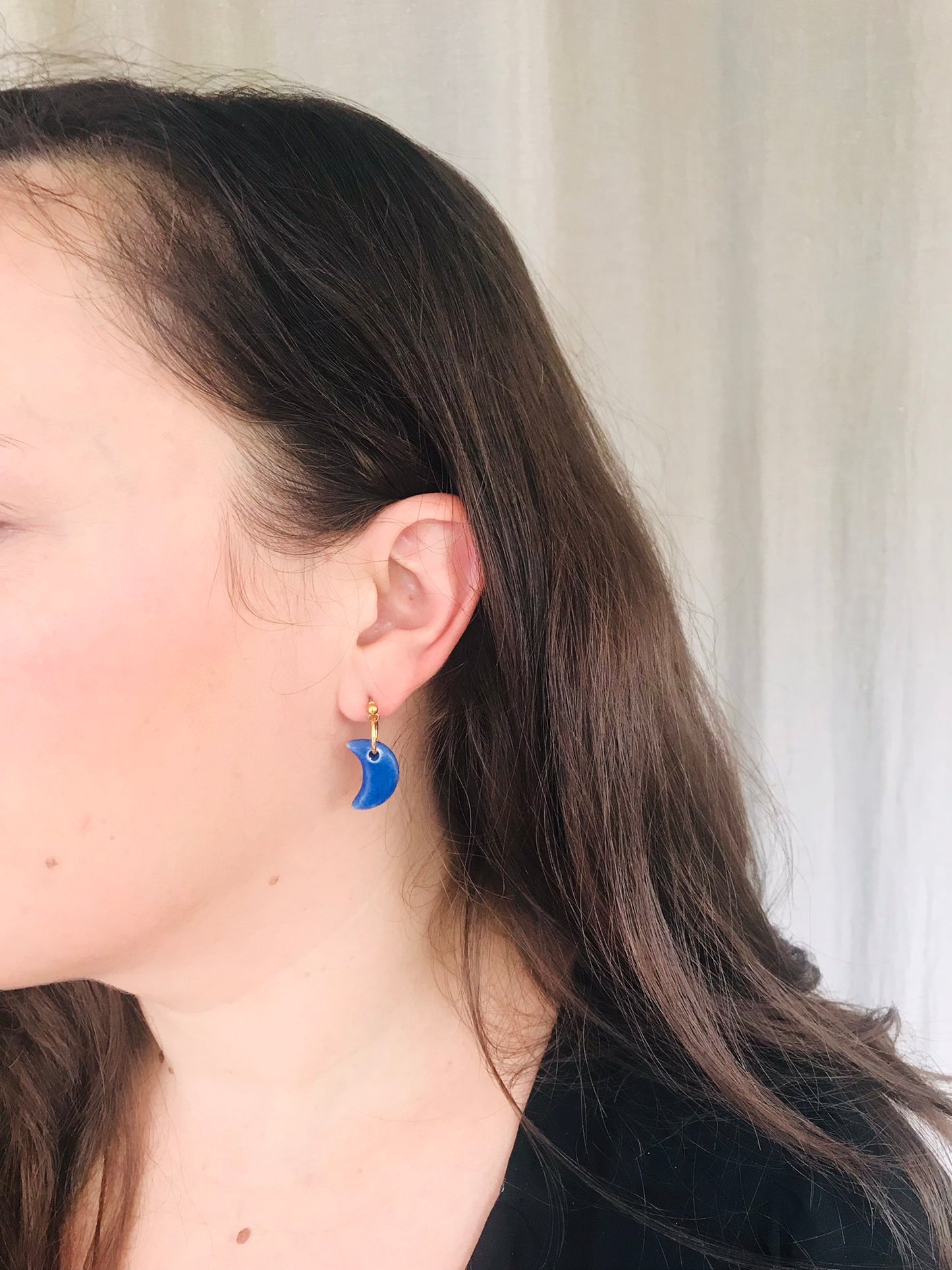 Hanging Moon earrings, Horizon